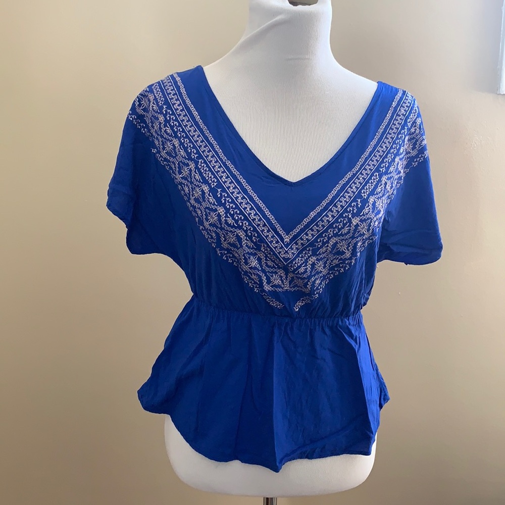 Cute Spring top from Miami , size small